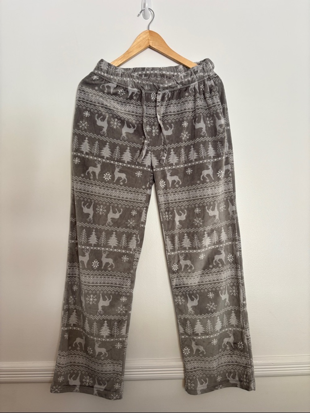 Cozy Women's Grey Reindeer Print Sleep Pants